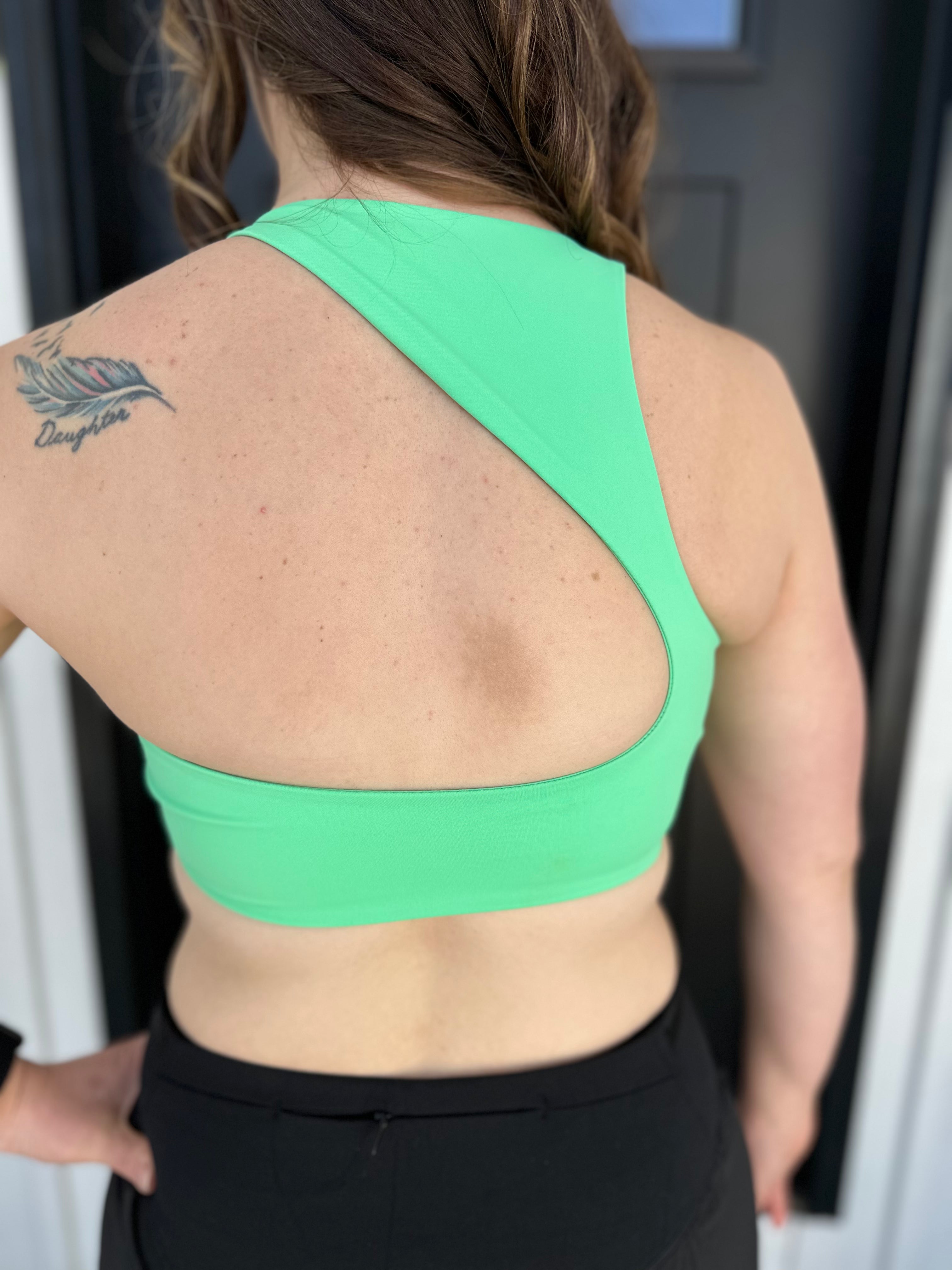 SOLID COLOR FULL-WRAP SPORTS BRA